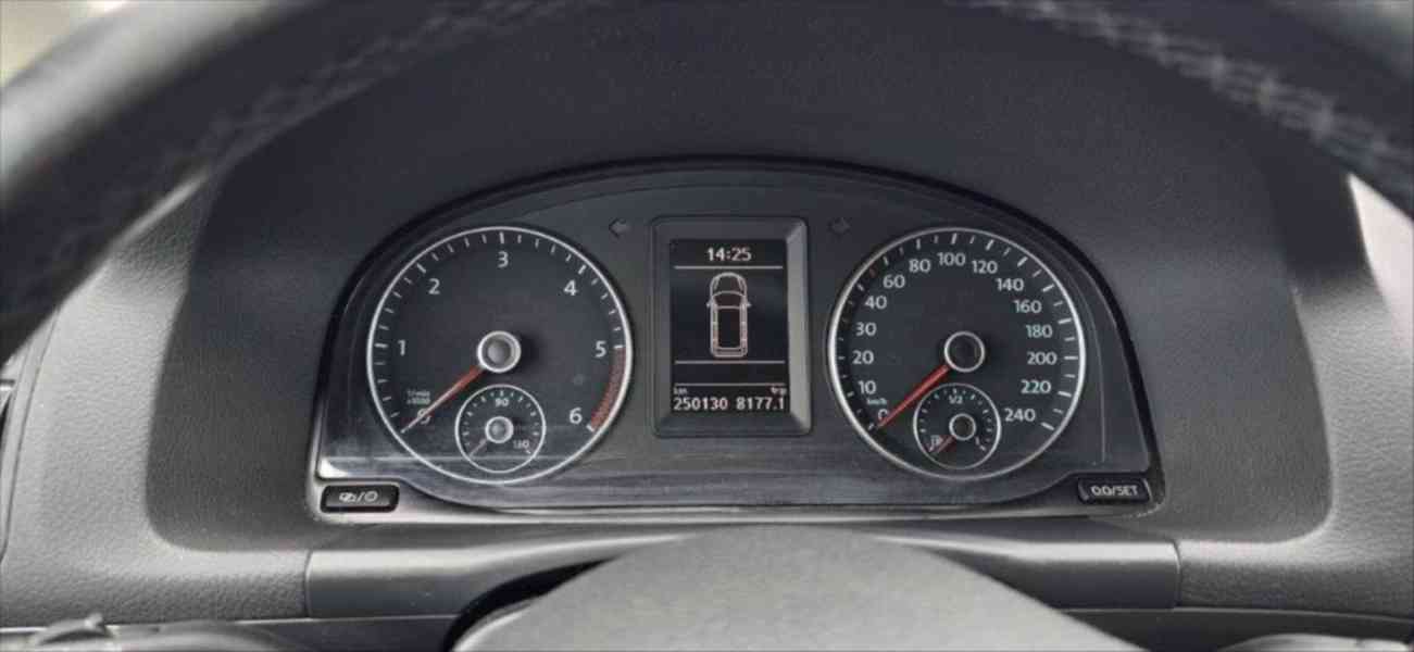 Volkswagen Touran 1,6 - foto 2