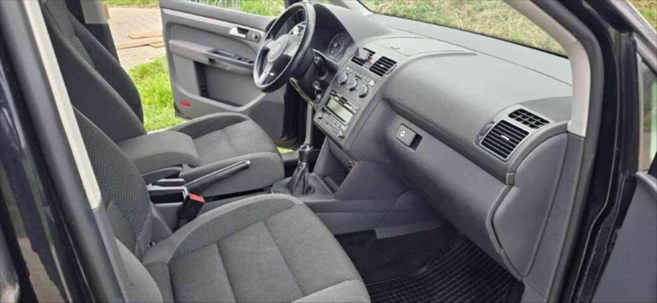 Volkswagen Touran 1,6 - foto 8