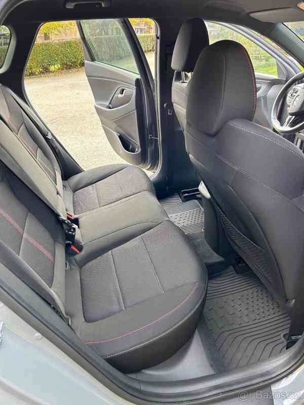 Hyundai i30 1,5 - foto 11