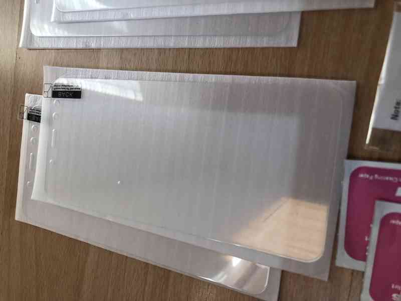 Pouzdra a ochranná skla Samsung A8 2018 - foto 6
