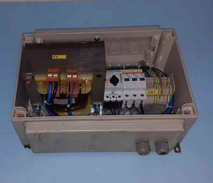 Rozvaděč 230V/115V(4kVA) - foto 2