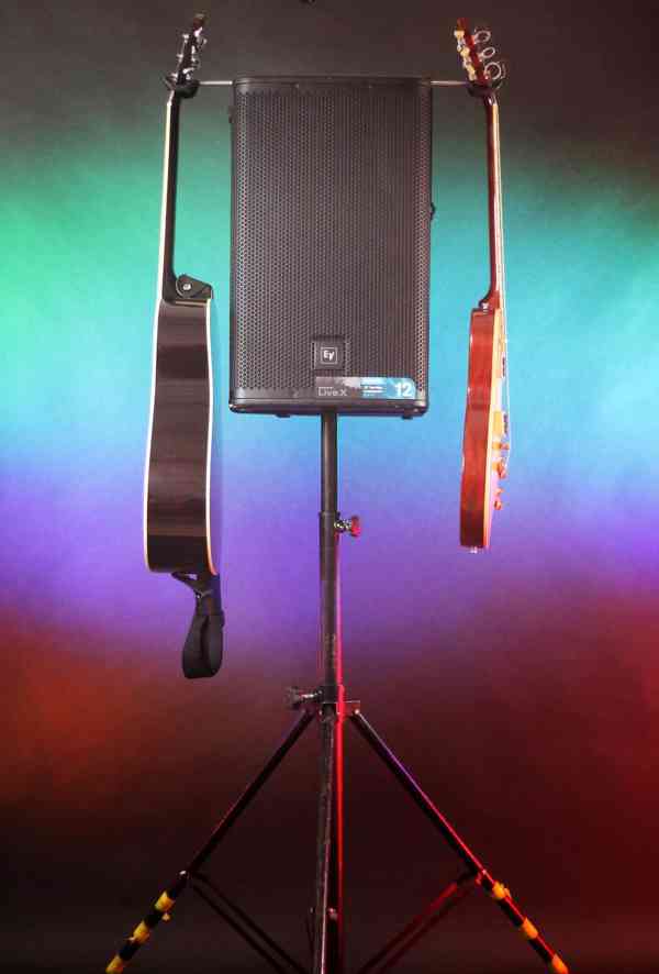 Závěs hudebních nástrojů umístitelný na aparaturu - foto 5