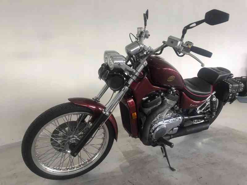 Suzuki VS 750 Intruder - foto 5