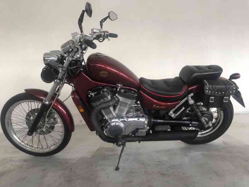 Suzuki VS 750 Intruder - foto 4
