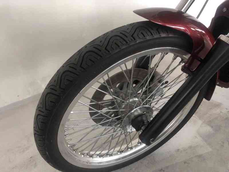 Suzuki VS 750 Intruder - foto 10