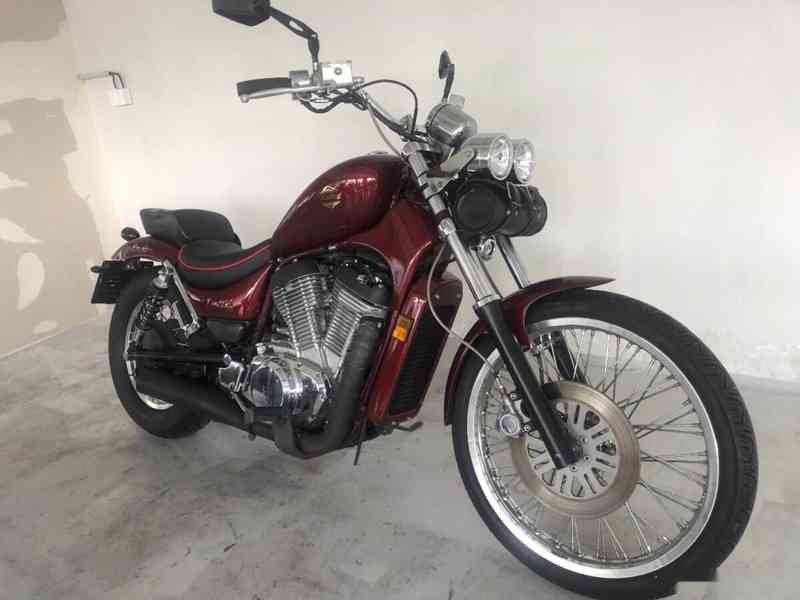 Suzuki VS 750 Intruder - foto 2