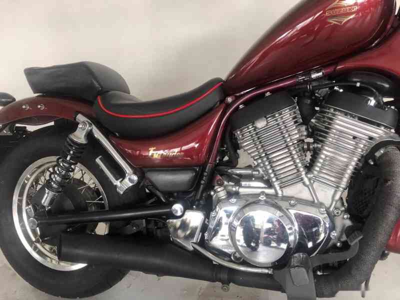 Suzuki VS 750 Intruder - foto 14