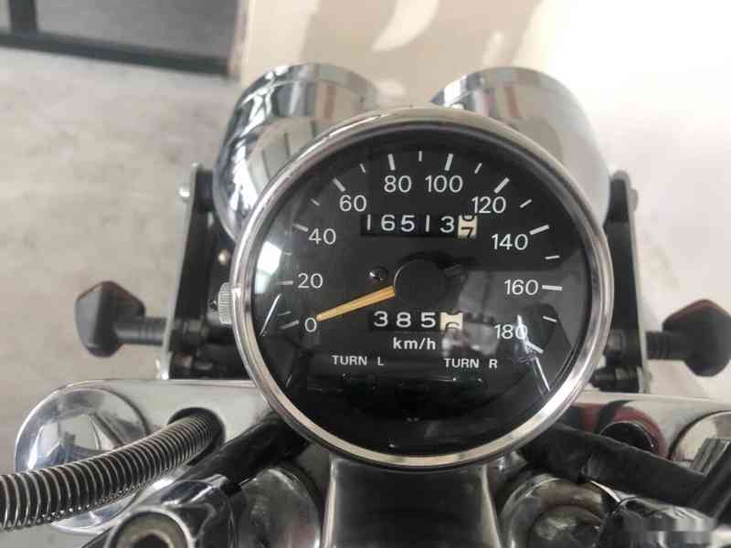 Suzuki VS 750 Intruder - foto 8