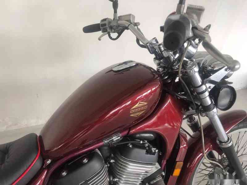 Suzuki VS 750 Intruder - foto 16