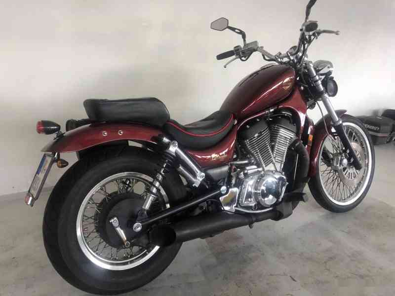 Suzuki VS 750 Intruder - foto 3