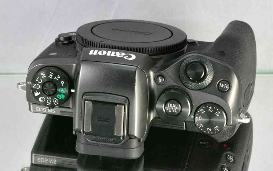 Canon EOS M5 **24,2Mpx APS-C CMOS*Full HDV*WIFI* 1200 exp. - foto 4