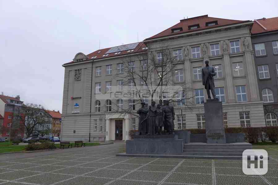 Pronájem kanceláře v reprezentativní budově v centru Plzně na náměstí T.G. Masaryka - foto 12