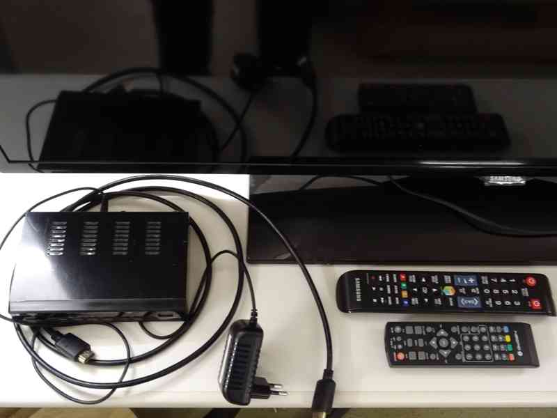 Televize LED Samsung UE 46 - foto 2