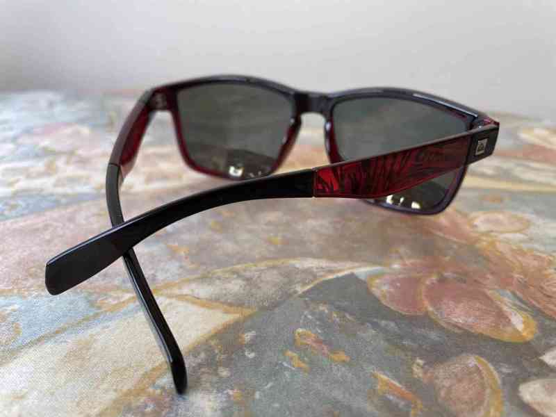 Prodám nové sluneční brýle Quicksilver + dárek - foto 3