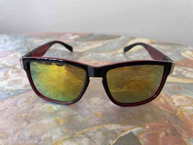 Prodám nové sluneční brýle Quicksilver + dárek - foto 2