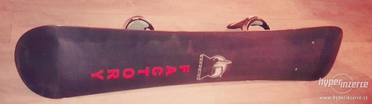 Prodám snowboard s vázáním - foto 1
