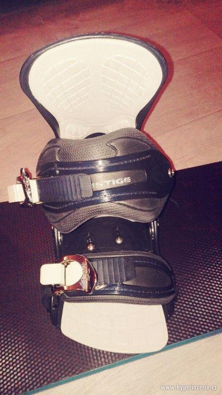 Prodám snowboard s vázáním - foto 2