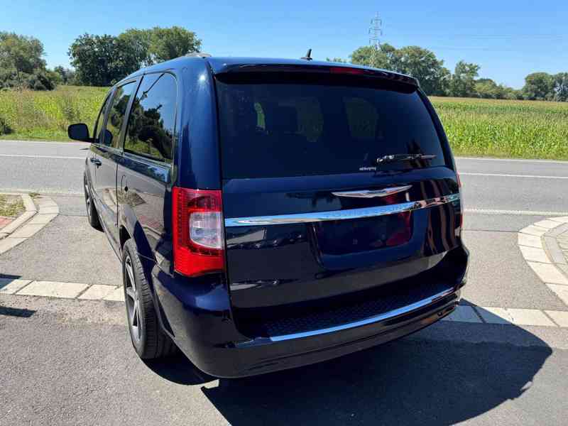 Chrysler Town & Country 3.6 RT LPG NAVI DVD 2013 - foto 5