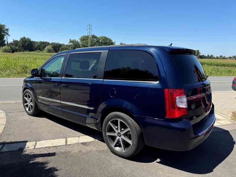 Chrysler Town & Country 3.6 RT LPG NAVI DVD 2013 - foto 3