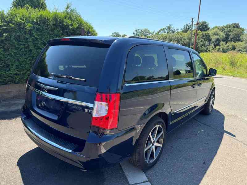 Chrysler Town & Country 3.6 RT LPG NAVI DVD 2013 - foto 4