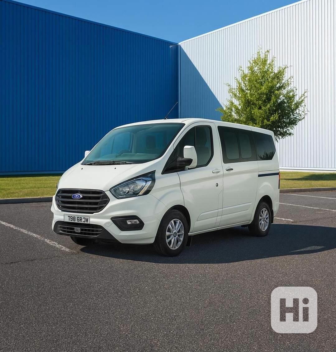Půjčíme mikrobus Ford Custom 9 míst krátká verze - foto 1