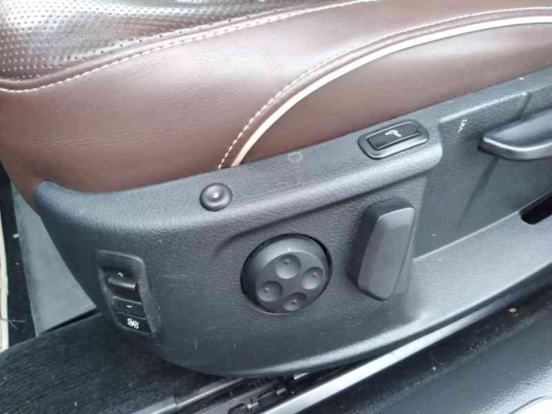 VOLKSWAGEN PASSAT VARIANT 2.0 TDI EXCLUSIVE PANORAMA ANUÁL - foto 12