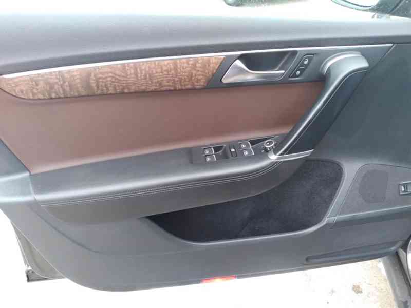 VOLKSWAGEN PASSAT VARIANT 2.0 TDI EXCLUSIVE PANORAMA ANUÁL - foto 47