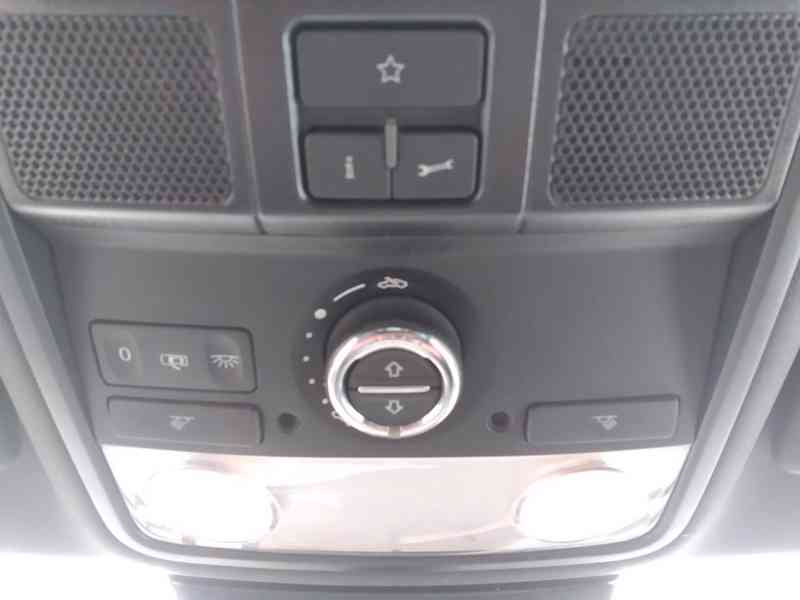 VOLKSWAGEN PASSAT VARIANT 2.0 TDI EXCLUSIVE PANORAMA ANUÁL - foto 43