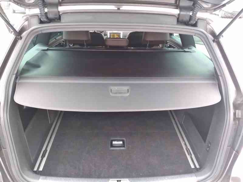 VOLKSWAGEN PASSAT VARIANT 2.0 TDI EXCLUSIVE PANORAMA ANUÁL - foto 44
