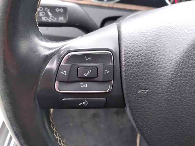 VOLKSWAGEN PASSAT VARIANT 2.0 TDI EXCLUSIVE PANORAMA ANUÁL - foto 37