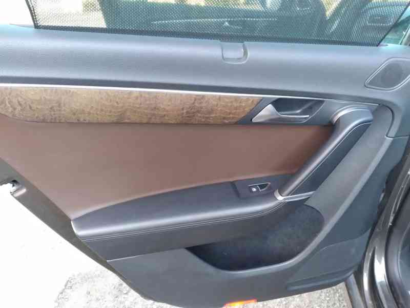 VOLKSWAGEN PASSAT VARIANT 2.0 TDI EXCLUSIVE PANORAMA ANUÁL - foto 51