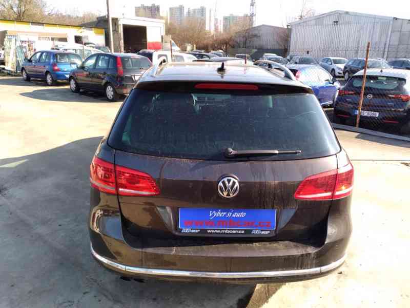 VOLKSWAGEN PASSAT VARIANT 2.0 TDI EXCLUSIVE PANORAMA ANUÁL - foto 48