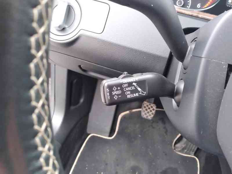 VOLKSWAGEN PASSAT VARIANT 2.0 TDI EXCLUSIVE PANORAMA ANUÁL - foto 34