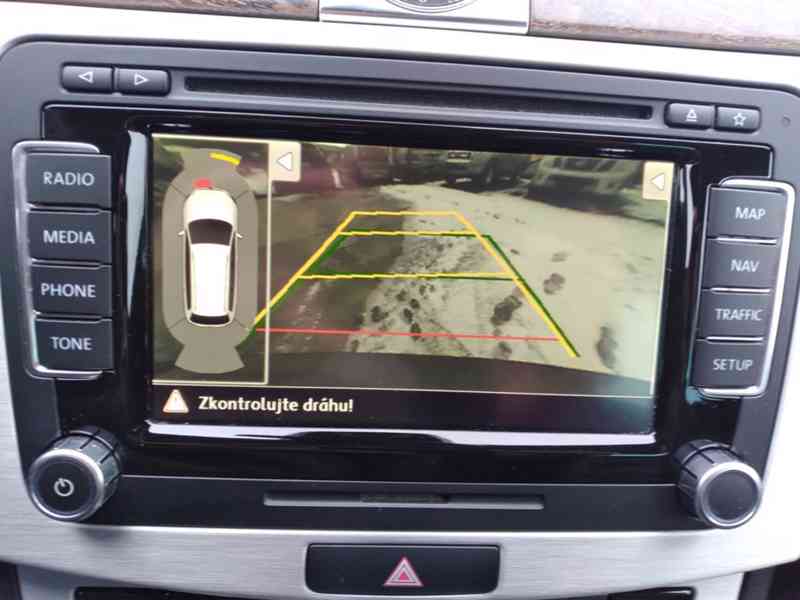 VOLKSWAGEN PASSAT VARIANT 2.0 TDI EXCLUSIVE PANORAMA ANUÁL - foto 24