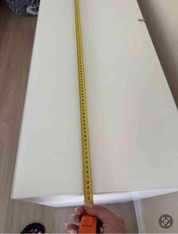 Noční stolek ze skleněnou deskou - foto 8