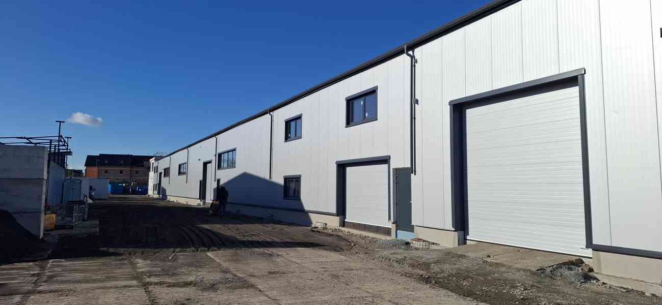 Pronájem - skladová hala s kancelářským prostorem – Nehvizdy - foto 7