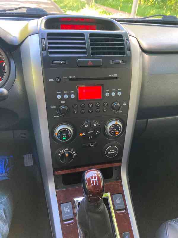 Suzuki Grand Vitara 2.0i Comfort+ benzín 103kw - foto 12