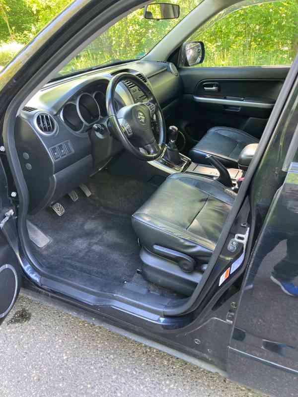 Suzuki Grand Vitara 2.0i Comfort+ benzín 103kw - foto 14