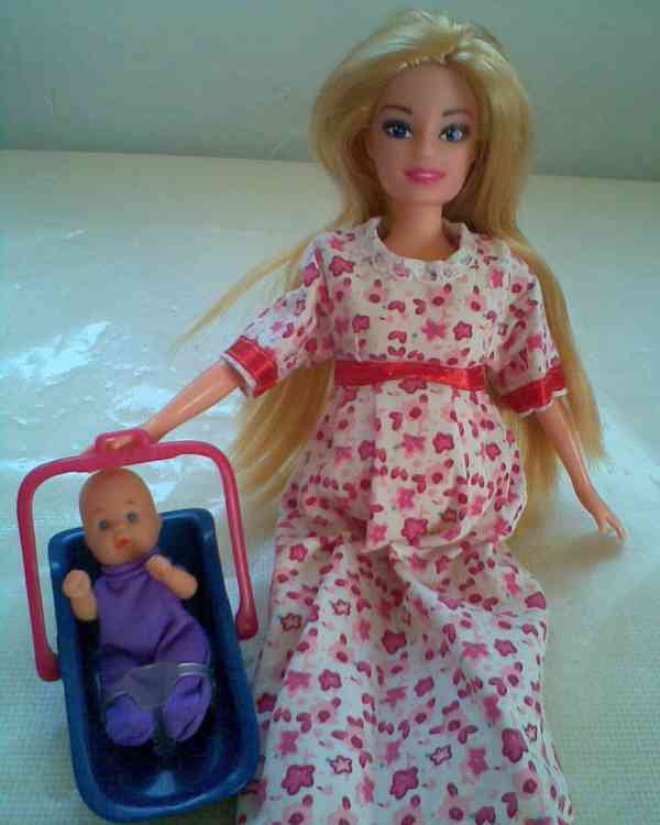 Barbie těhotná a s miminkem - foto 2