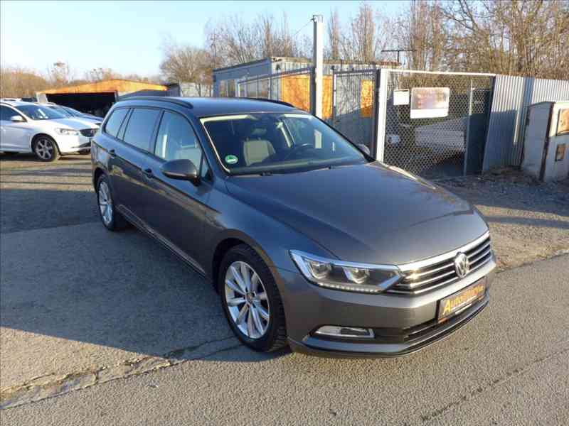 Volkswagen Passat 2,0 TDI-110KW NAVI VÝHŘEV 1.M - foto 2