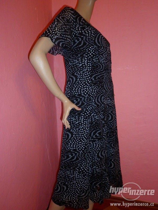 Černobílé polyesterové šaty vel.44-46 a 38 - foto 6