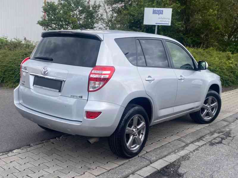 Toyota RAV4 Life 2,0i benzín 111kw - foto 11