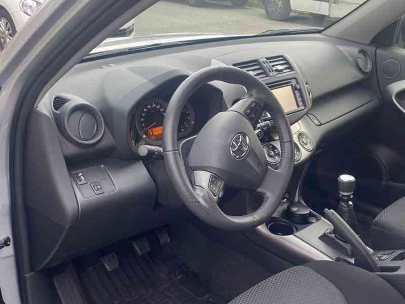 Toyota RAV4 Life 2,0i benzín 111kw - foto 10