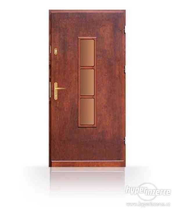 Vchodové dřevěné dveře včetně zárubní zateplené - foto 8