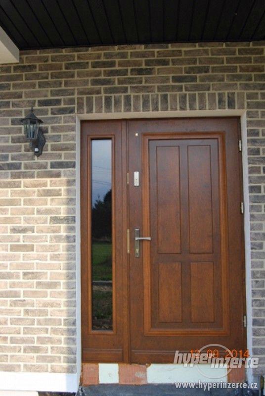 Vchodové dřevěné dveře včetně zárubní zateplené - foto 13