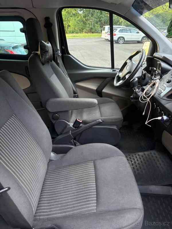 Ford Tourneo Custom 2,2   2013r.v.92 kW - foto 8