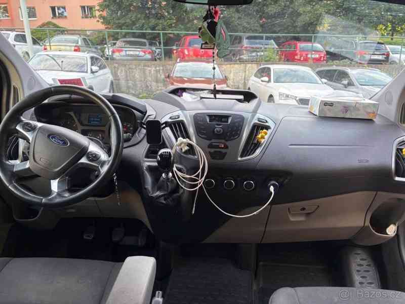 Ford Tourneo Custom 2,2   2013r.v.92 kW - foto 6