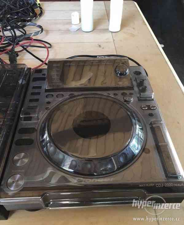 2 CDJ Pioneer 2000NXS Players + Pioneer DJM 900NXS2 - foto 4