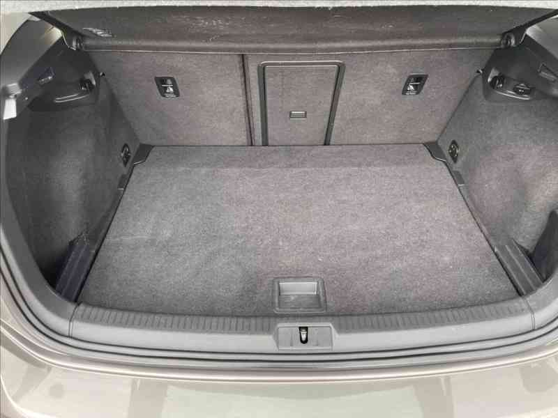 Volkswagen Golf 2,0 TDi HIGHLINE - foto 8