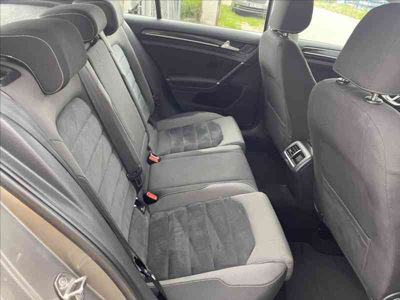 Volkswagen Golf 2,0 TDi HIGHLINE - foto 9